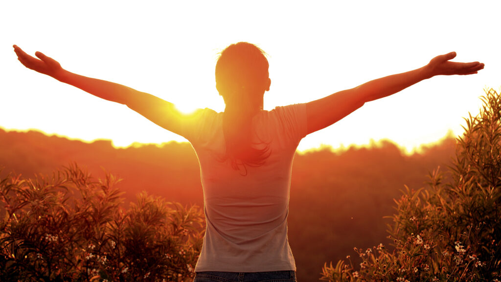 Morning Sunlight Can Boost Metabolism, Burn Fat, and Help You Lose Weight